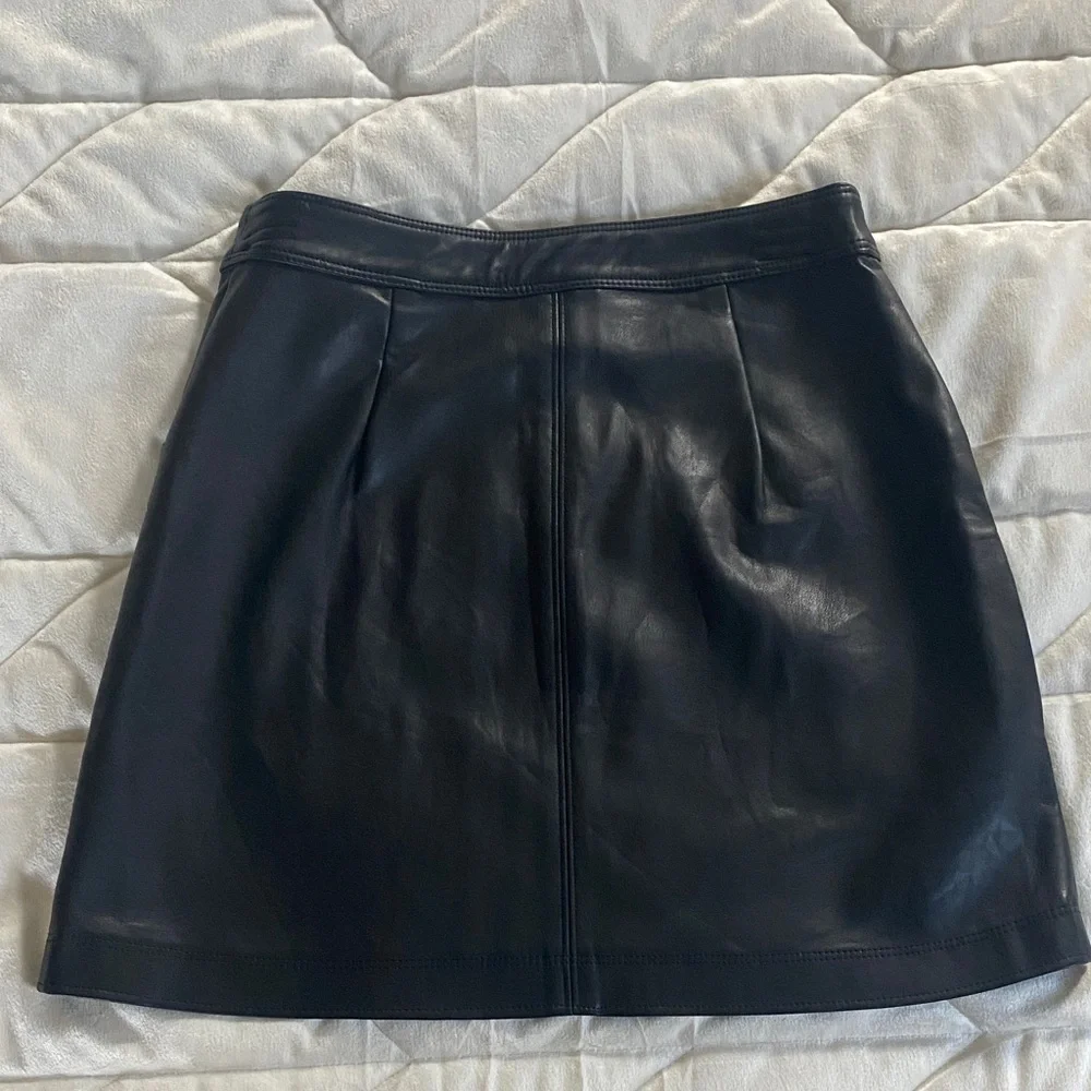 Social Tourist Black Faux Leather Mini Skirt - Picture 2 of 8